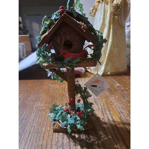 Vintage New Giftcraft Farmhouse Rustic Christmas Holiday Bird House Red Bird - Picture 1 of 10